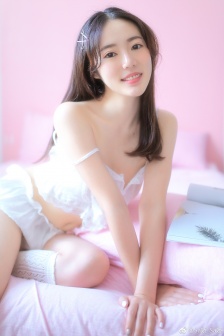 小向まな美